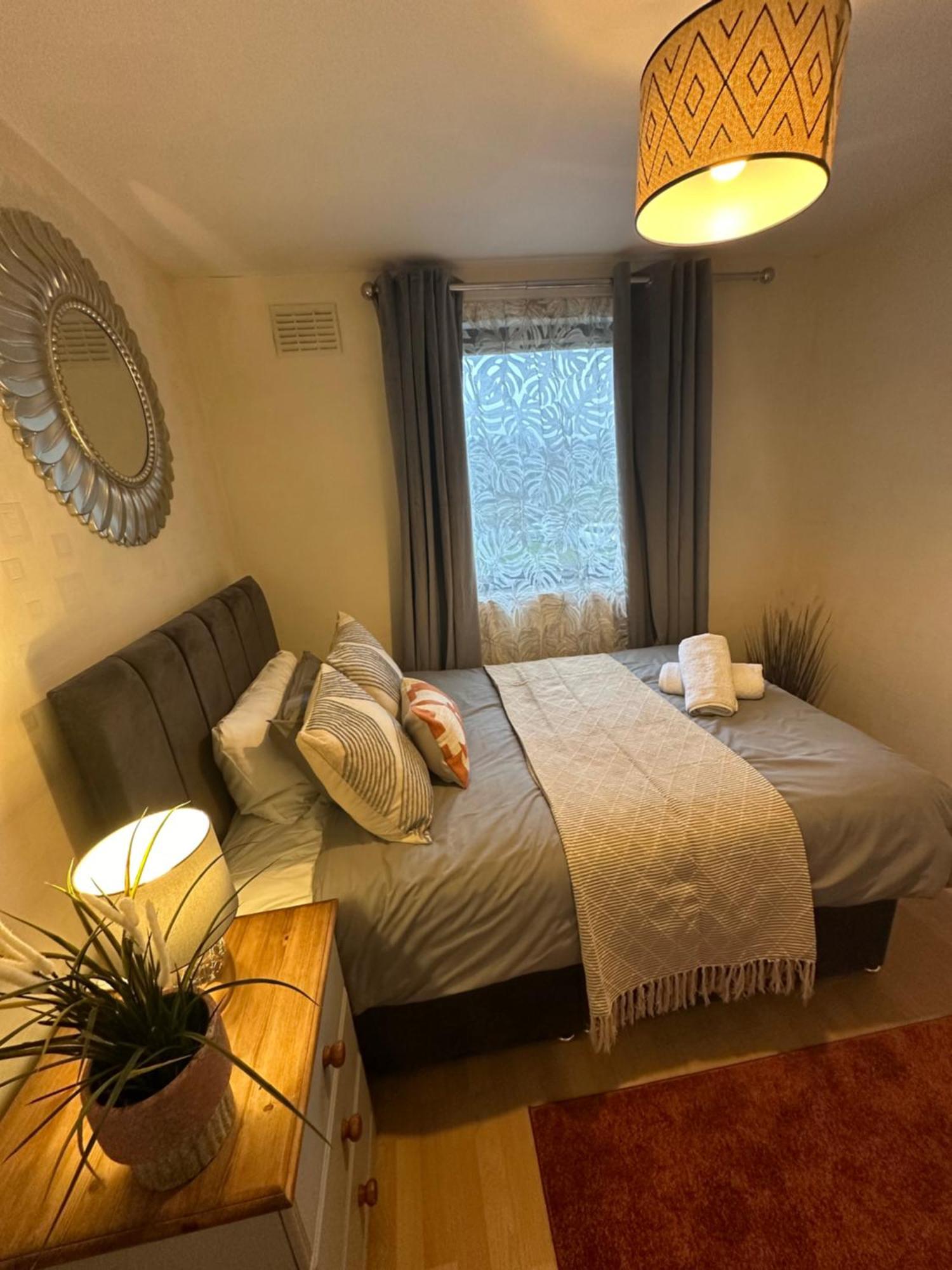 Spacious 3 Bedroom Flat Close To City Center Dalneigh Buitenkant foto