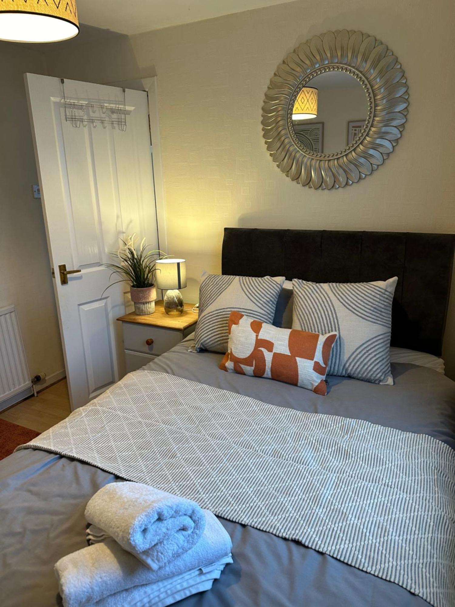 Spacious 3 Bedroom Flat Close To City Center Dalneigh Buitenkant foto